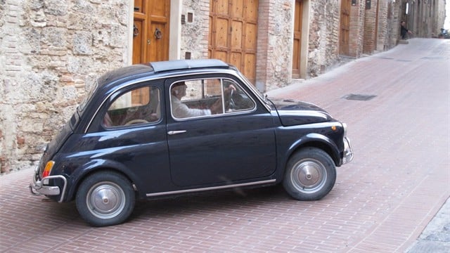 Fiat cinque centro near St Gimignano