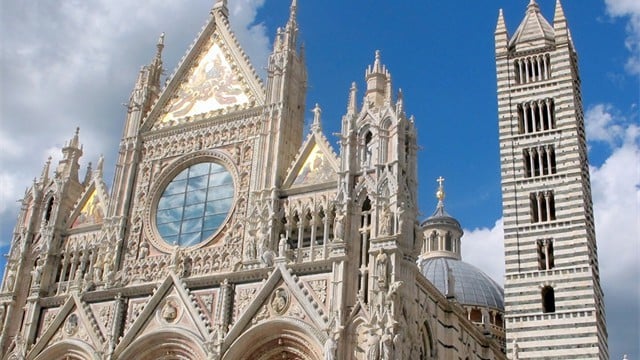 Fabulous architecture, culture and history as we explore and tour Tuscany with our small groups